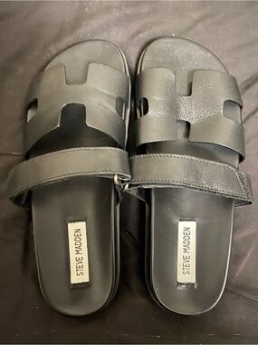 Steve Madden Black Leather Slide Sandals with Cutout Strap